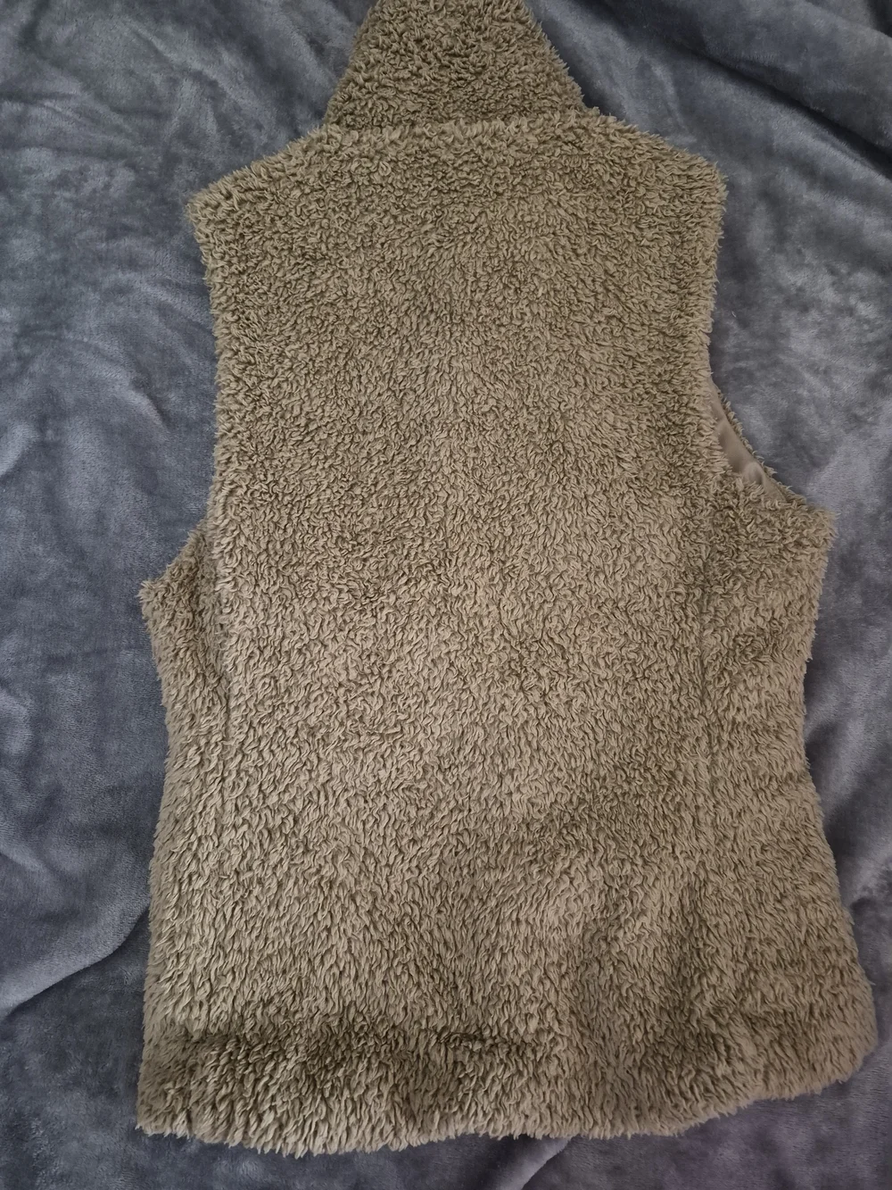 Patagonia Sherpa Fleece Vest in Light Beige - Picture 6 of 6